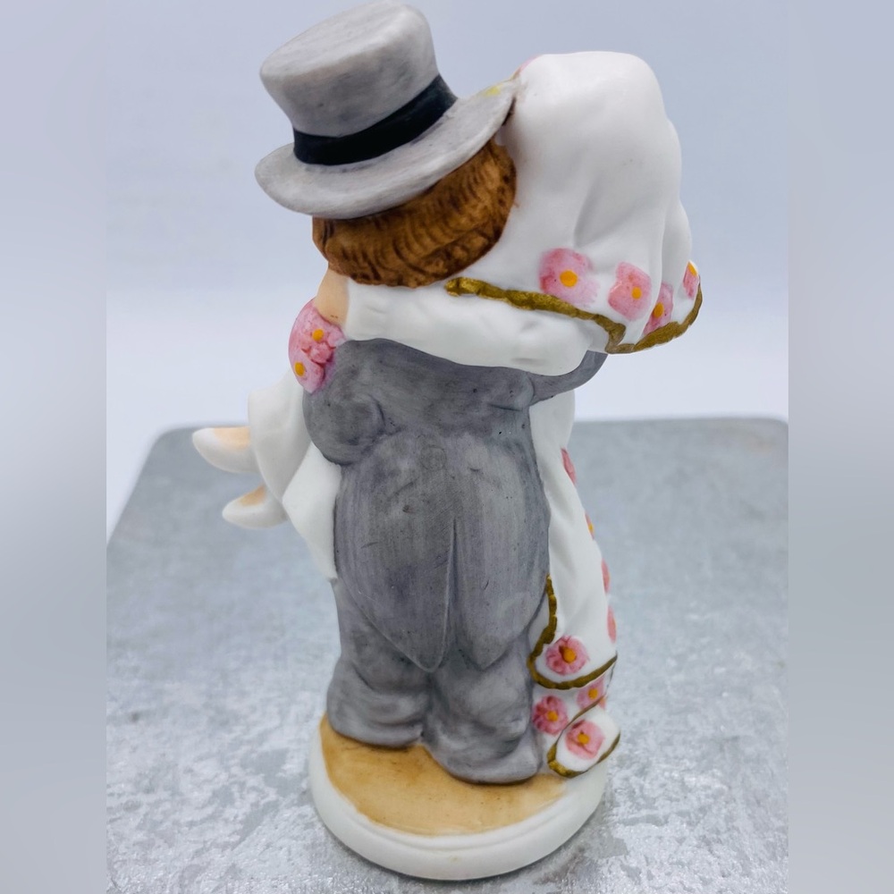Vintage Lefton China Bride and Groom Figurine “ Christopher Collection “ Topper - Picture 4 of 8